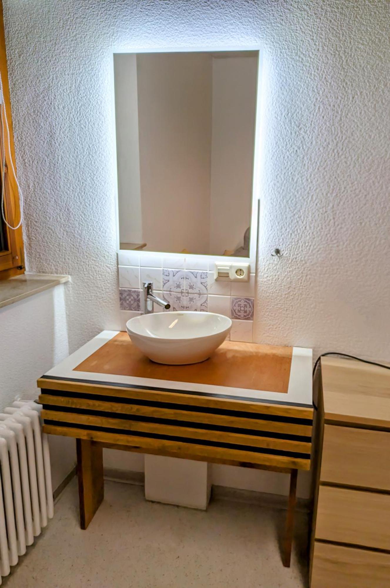 4 Zimmer Geraeumige Und Ruhig Gelegene Ferien- Und Monteurwohnung Nur Fuer Sie Allein Aujvari Vermietungen Spiegelberg Exterior foto